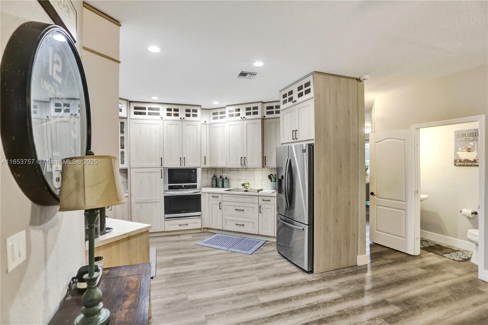 SUNSET POINTE - Residential