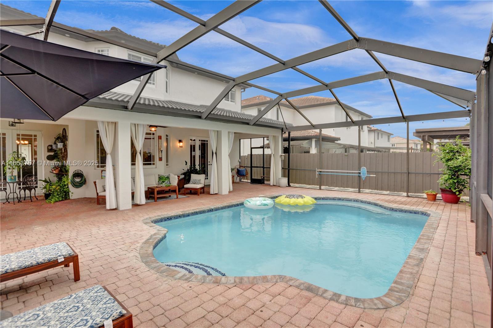 SUNSET POINTE - Residential