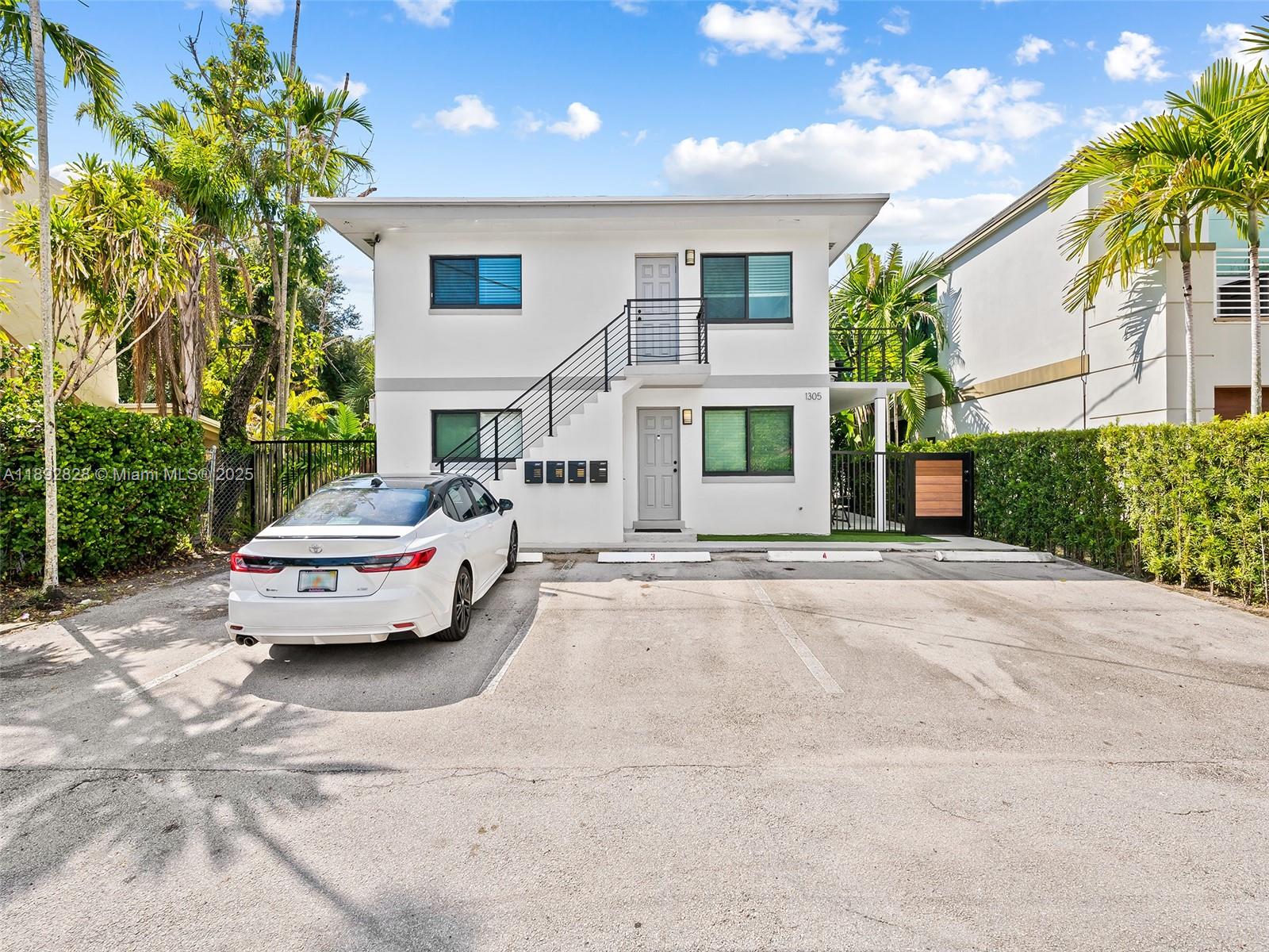 COLEE HAMMOCK - Residential Lease