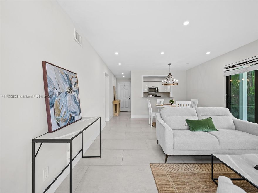 Located in the heart of it all! Welcome to this beautifully designed and decorated furnished 2 bedroom 1 bathroom apartment located on the first floor of a fourplex in Colee Hammock, Fort Lauderdale. The building is totally renovated, freshly painted, great interior and exterior lighting, parking space plus additional street parking. Washer/Dryer located just outside of the unit. All utilities included except for electric and internet. Walking distance to Las Olas, Federal, Broward Blvd, Fort Lauderdale Beach. EASY TO SHOW! AVAILABLE TODAY! ANNUAL OR SEASONAL LEASE OK!