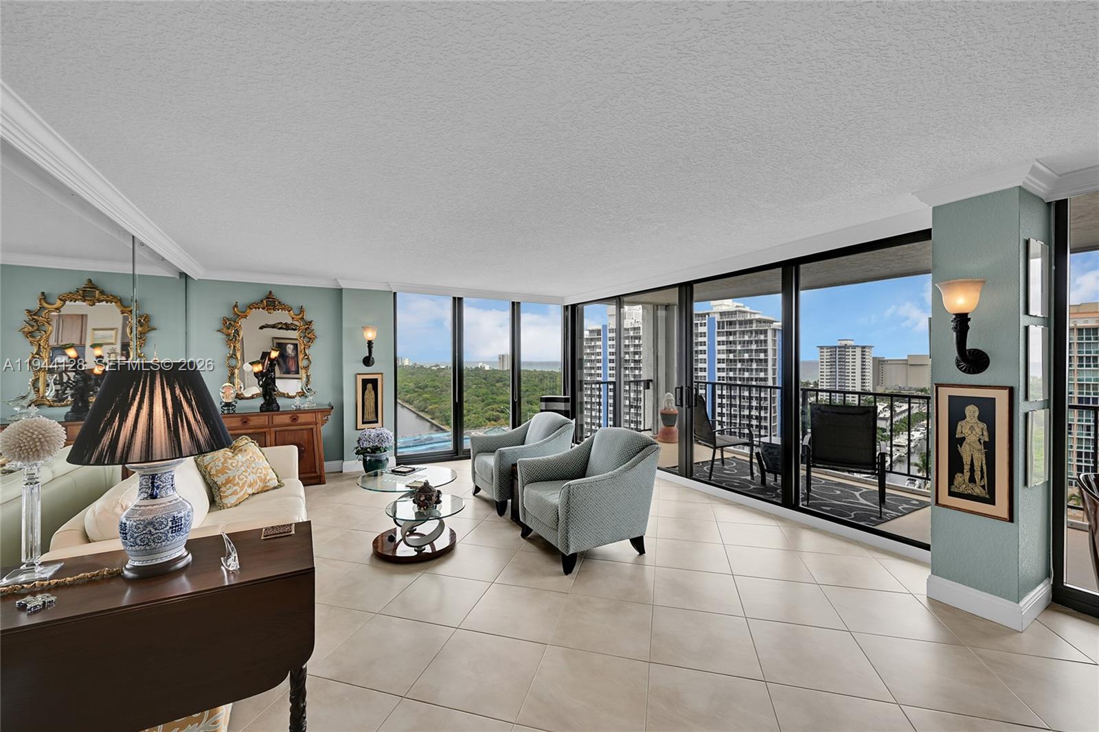 CORINTHIAN ON THE INTRACO - Residential