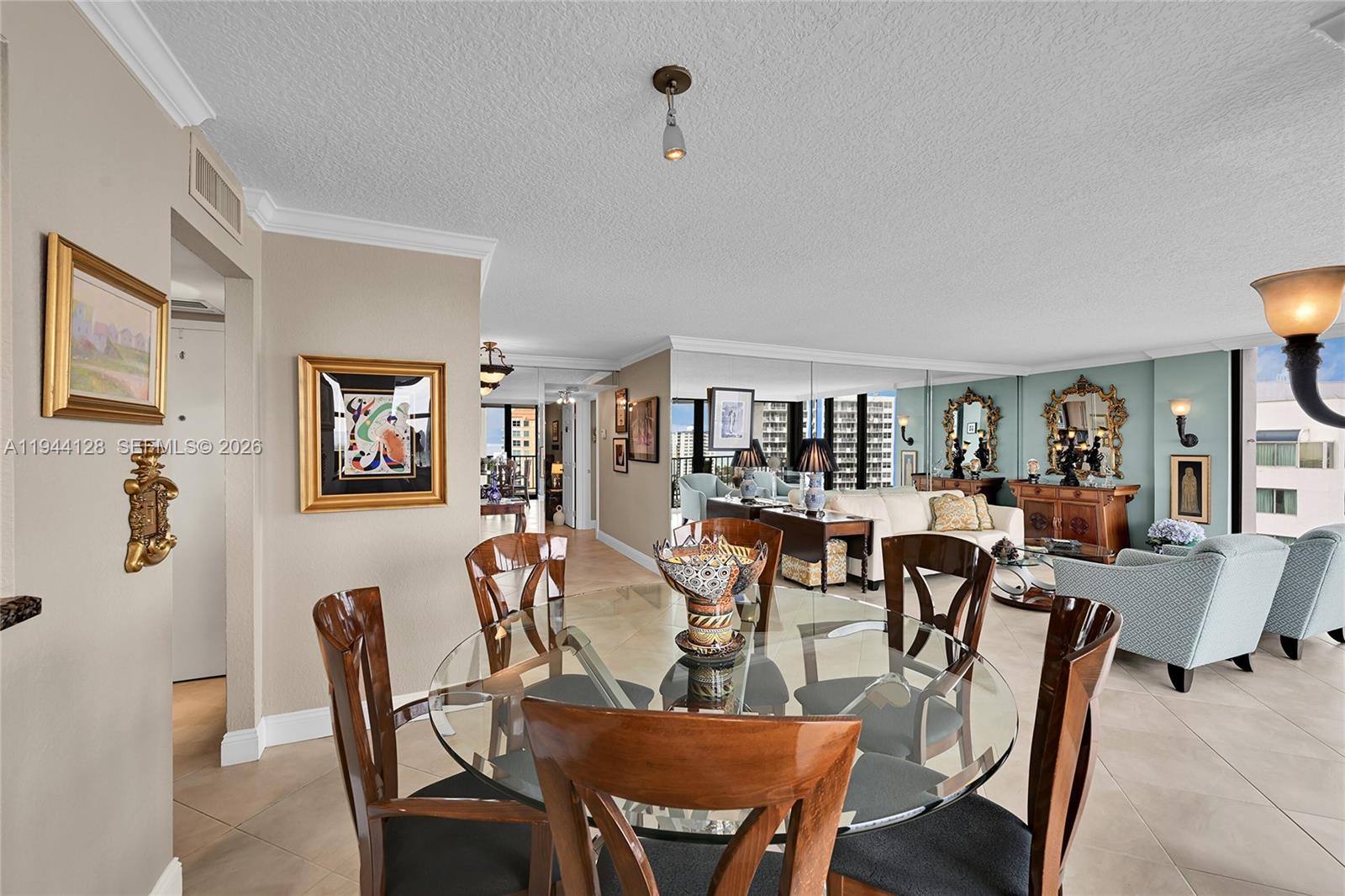 CORINTHIAN ON THE INTRACO - Residential