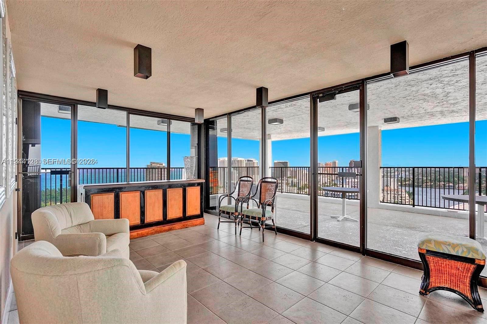 CORINTHIAN ON THE INTRACO - Residential