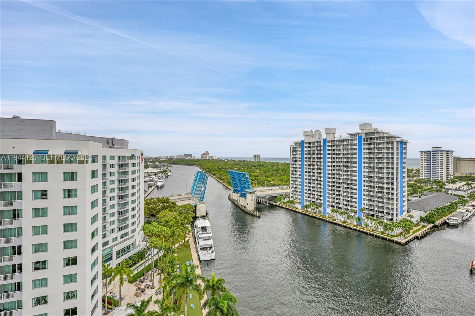 CORINTHIAN ON THE INTRACO - Residential