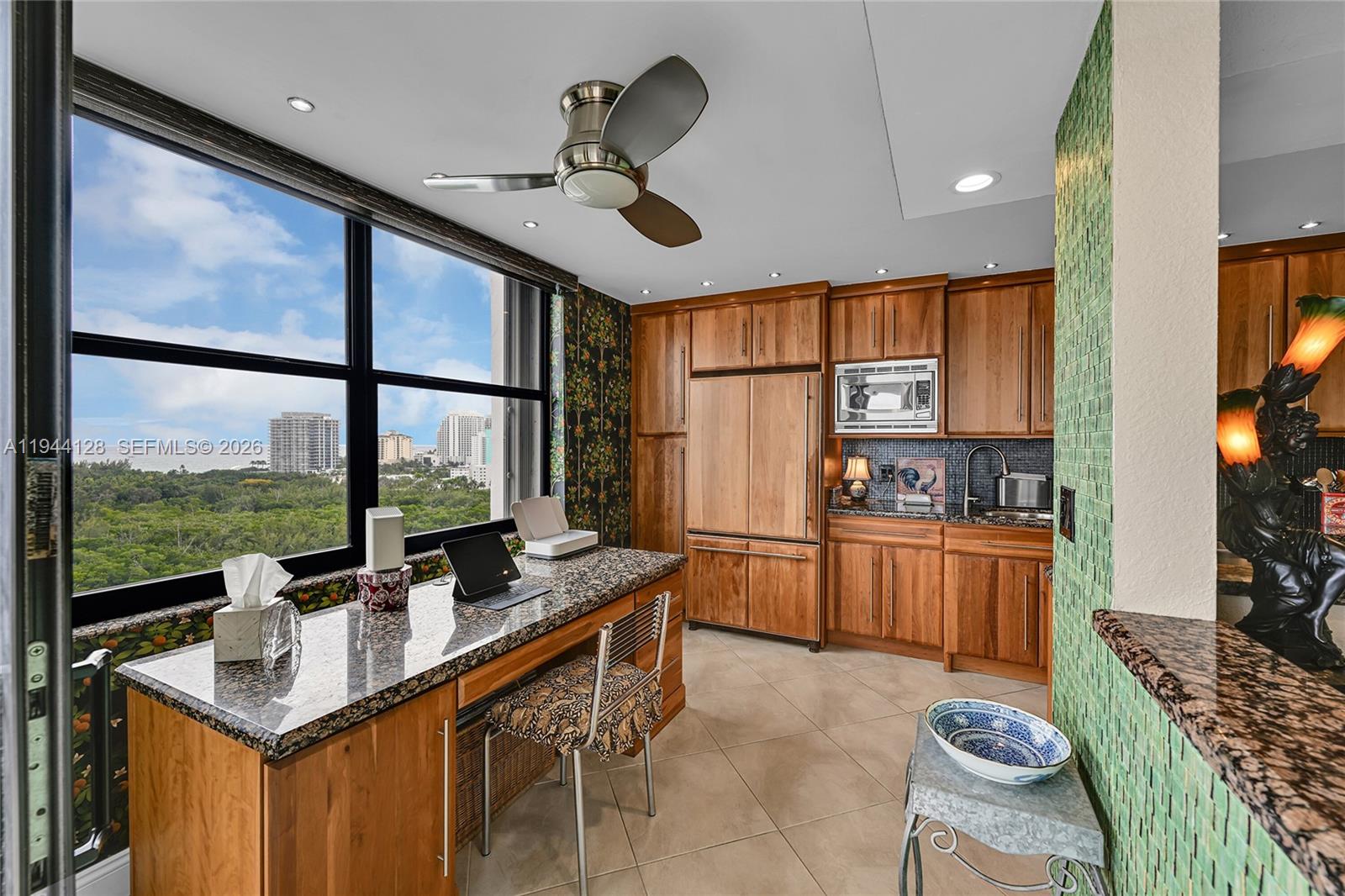 CORINTHIAN ON THE INTRACO - Residential