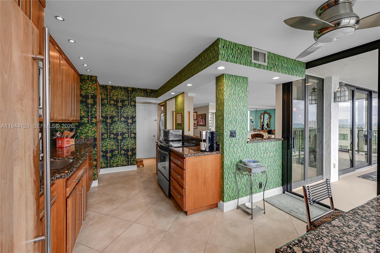 CORINTHIAN ON THE INTRACO - Residential