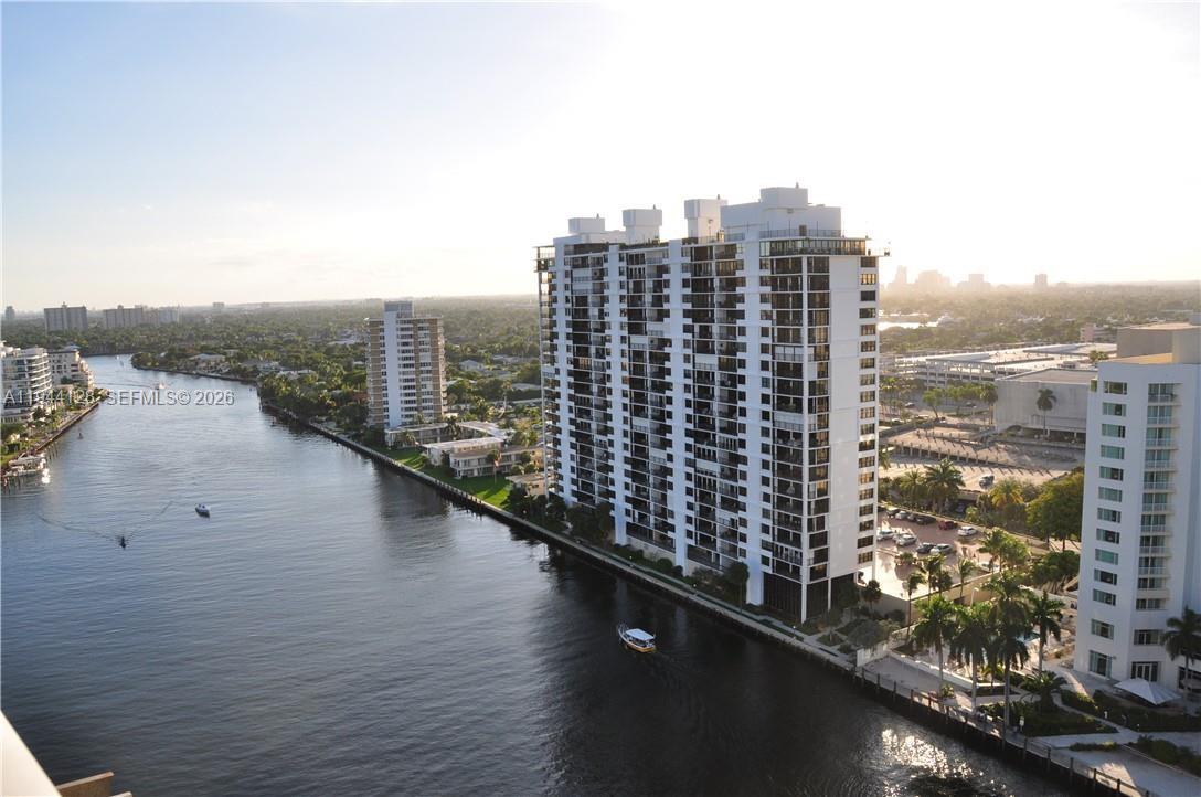 CORINTHIAN ON THE INTRACO - Residential