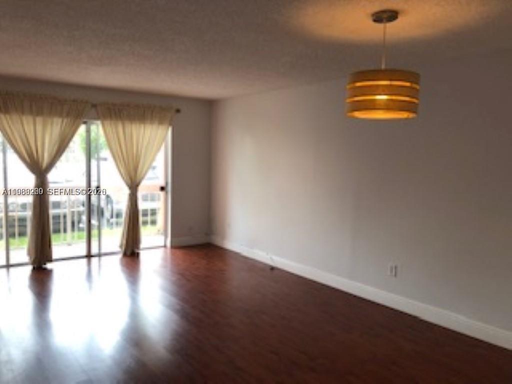 VILLAGE OF KINGS CREEK CO - Residential Lease