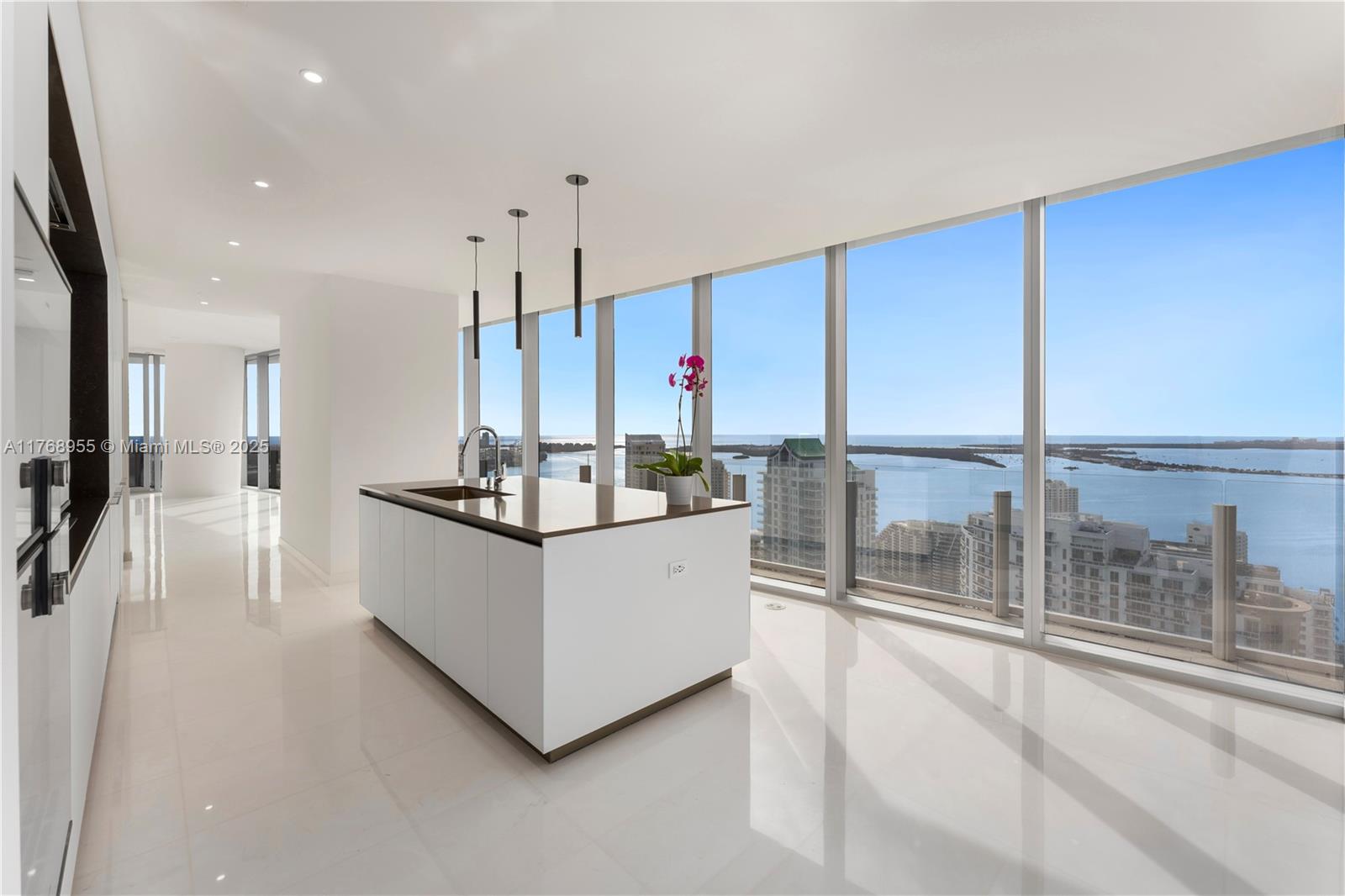 Photo 1 of 300 Biscayne Blvd Way 4501, Miami, Florida, $6,500,000, Web #: 11768955