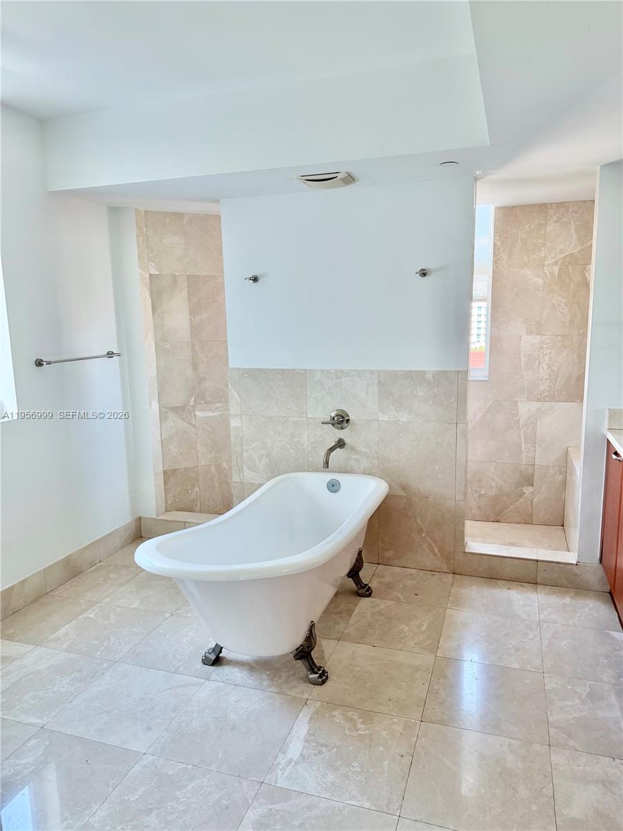 THE PENINSULA II CONDO - Residential