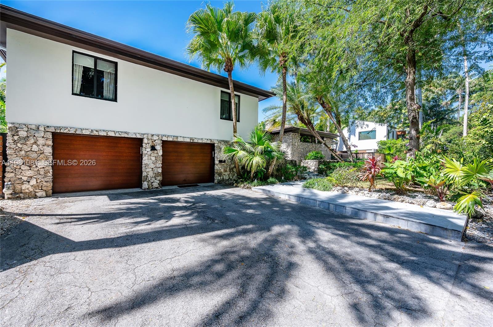 FOUR WAY LODGE ESTS 2ND A - Residential Lease