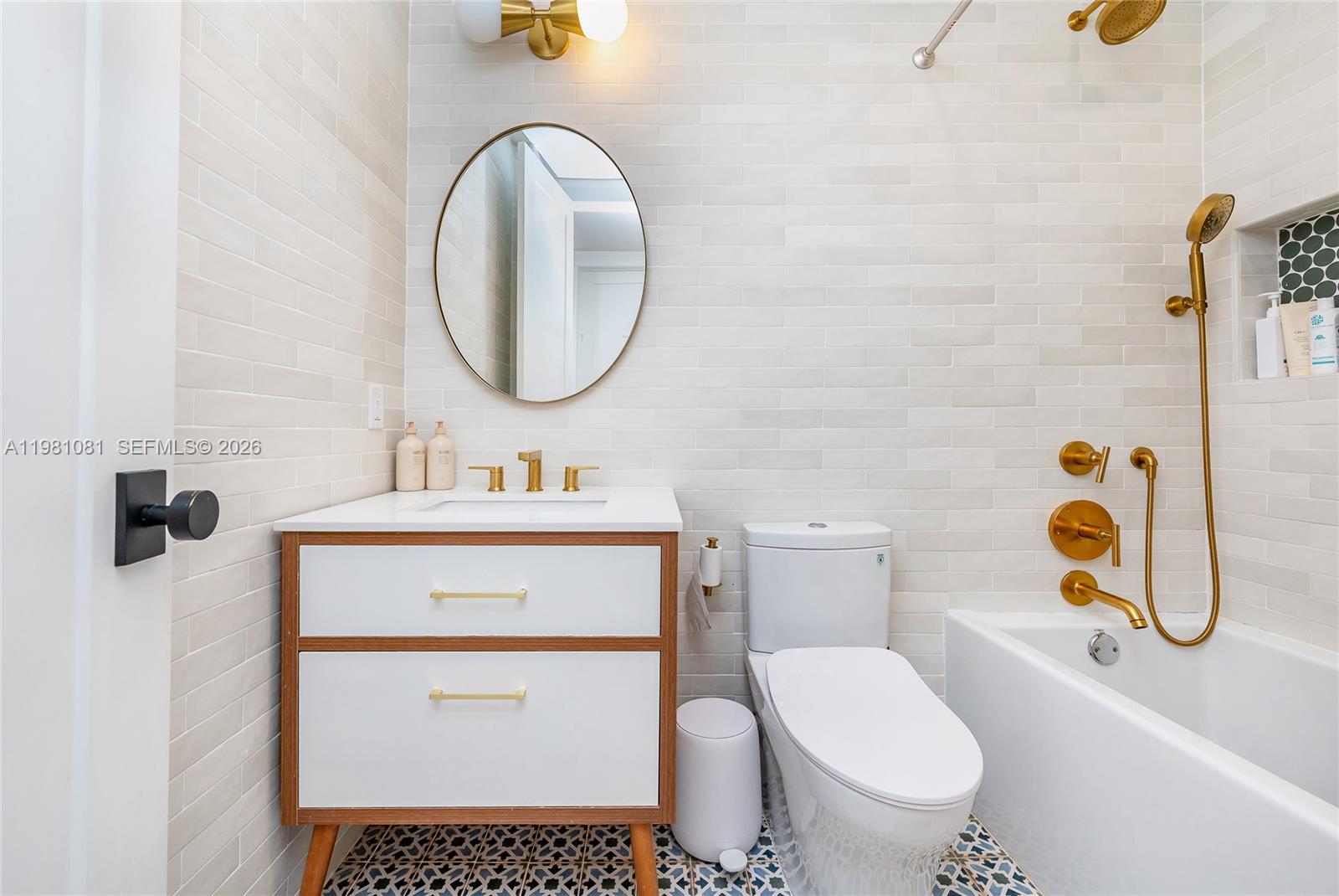 FOUR WAY LODGE ESTS 2ND A - Residential Lease