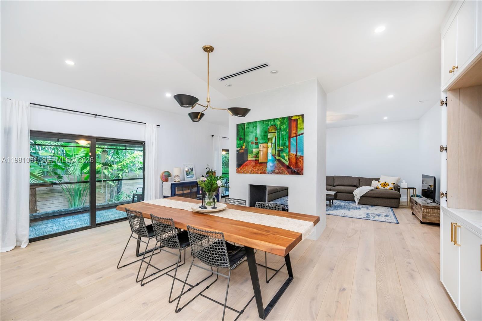 FOUR WAY LODGE ESTS 2ND A - Residential Lease