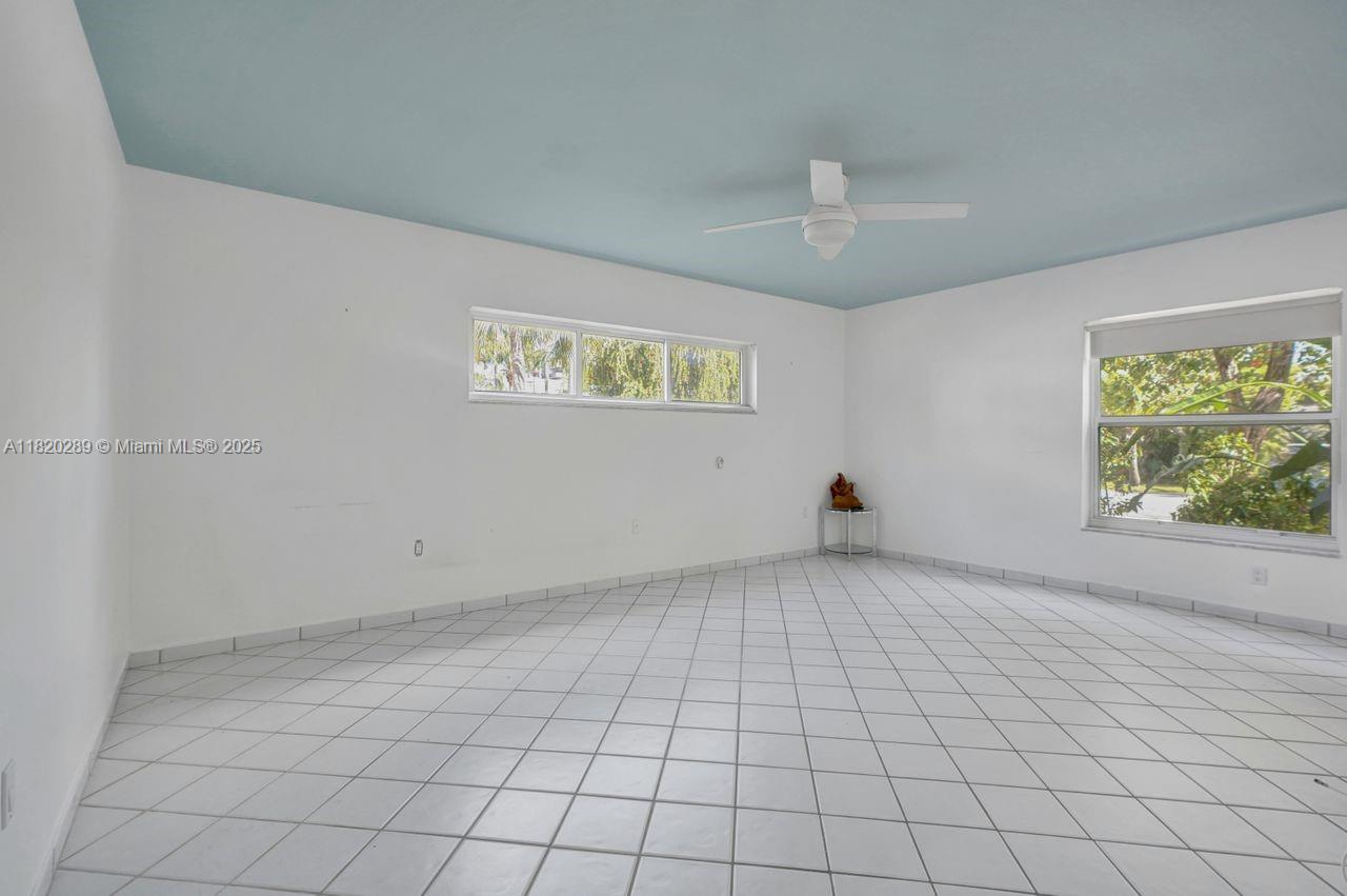 SUNRISE MANOR CONDO - Residential