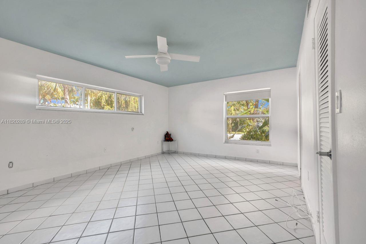 SUNRISE MANOR CONDO - Residential