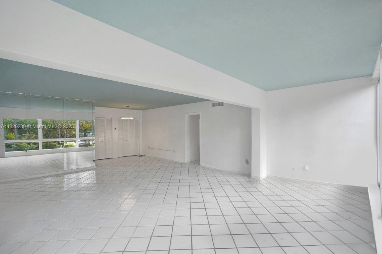 SUNRISE MANOR CONDO - Residential