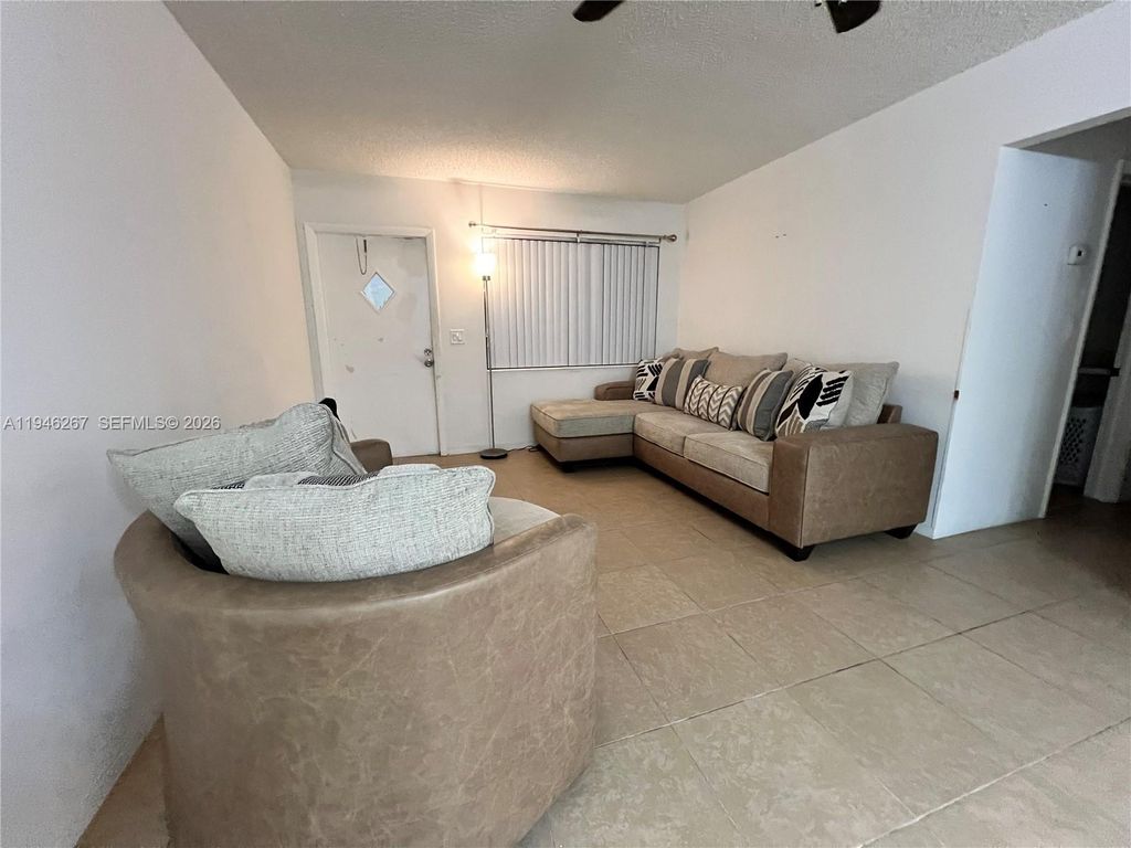 Photo of 2702 Pierce St #5, Hollywood, FL 33020 (MLS # A11946267)