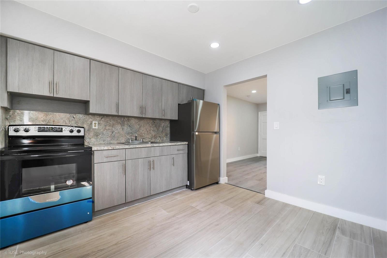 SANTA CLARA SUB - Residential Lease