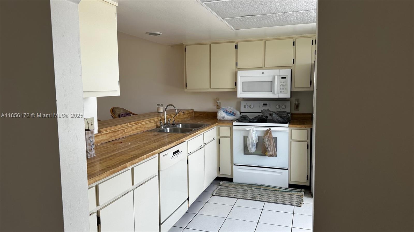 BARUNA BAY CONDO - Residential