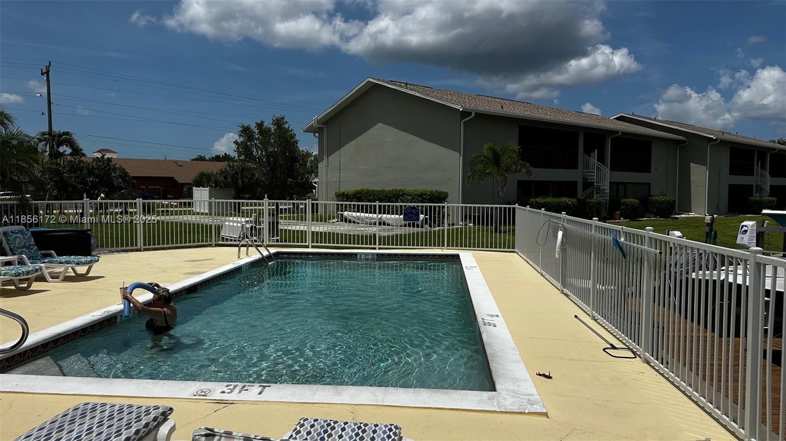 BARUNA BAY CONDO - Residential