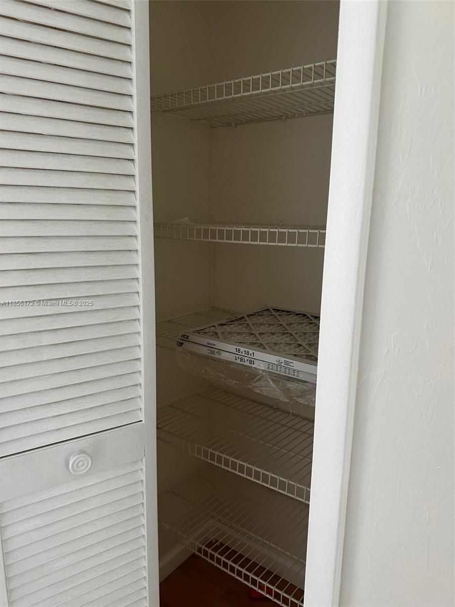 BARUNA BAY CONDO - Residential