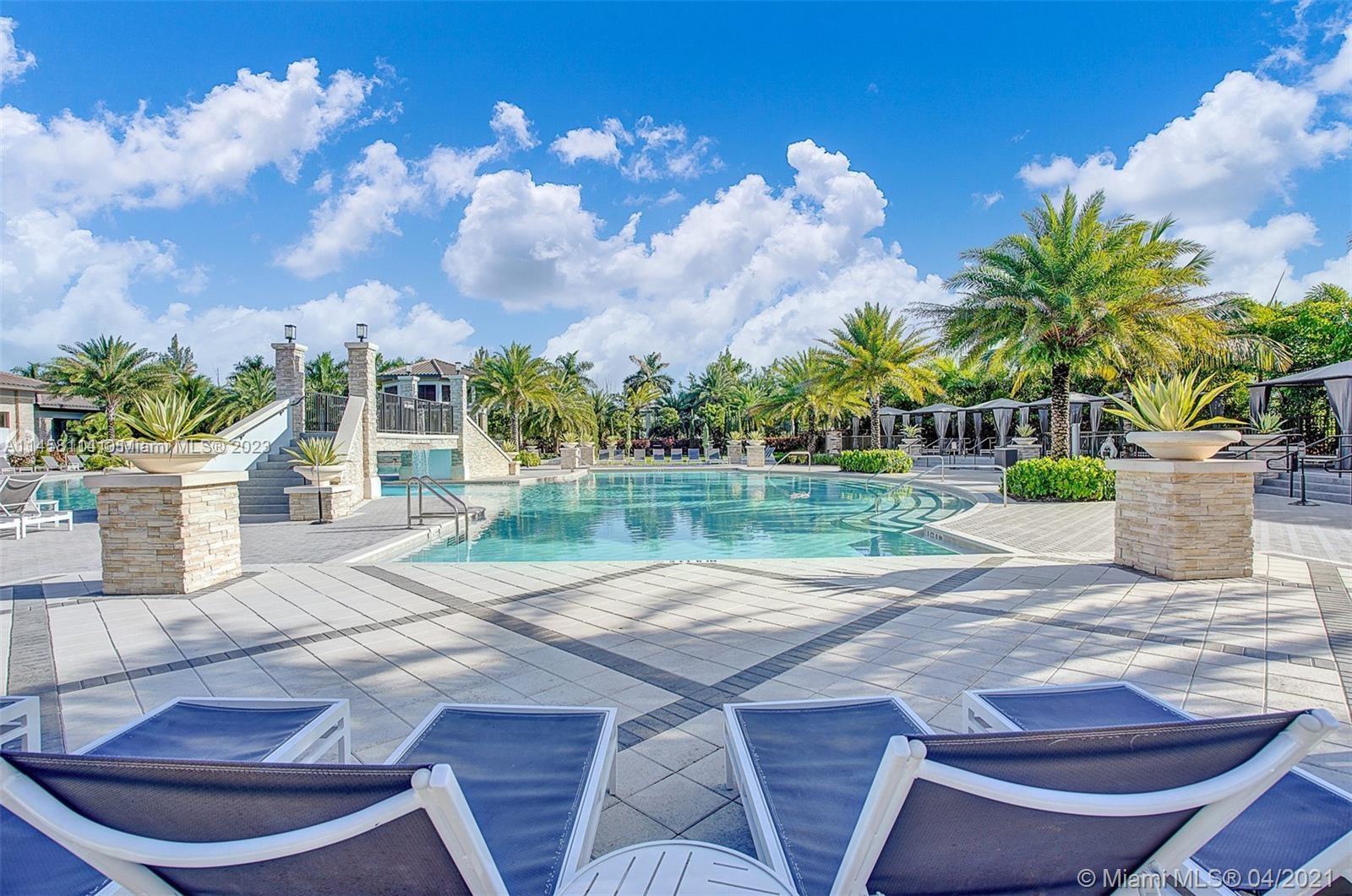 GRAND BAY SOUTH VILLAS - Residential