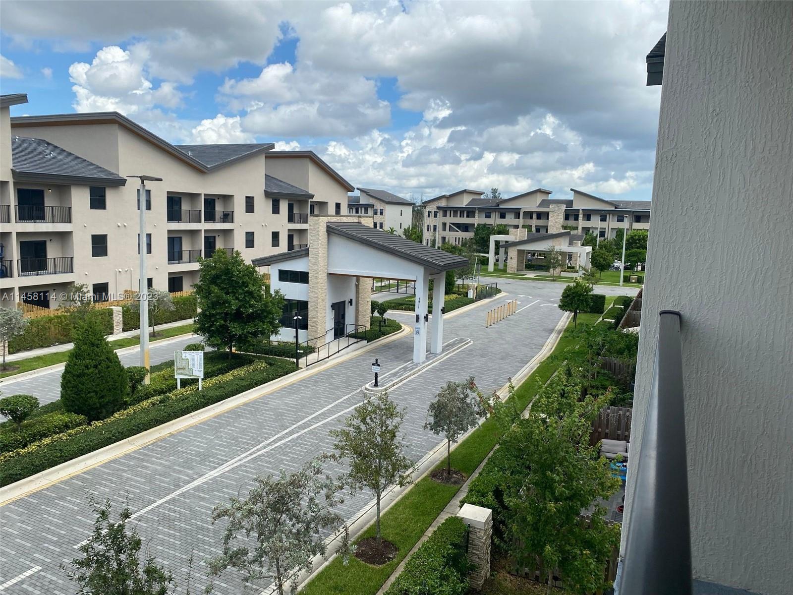 GRAND BAY SOUTH VILLAS - Residential