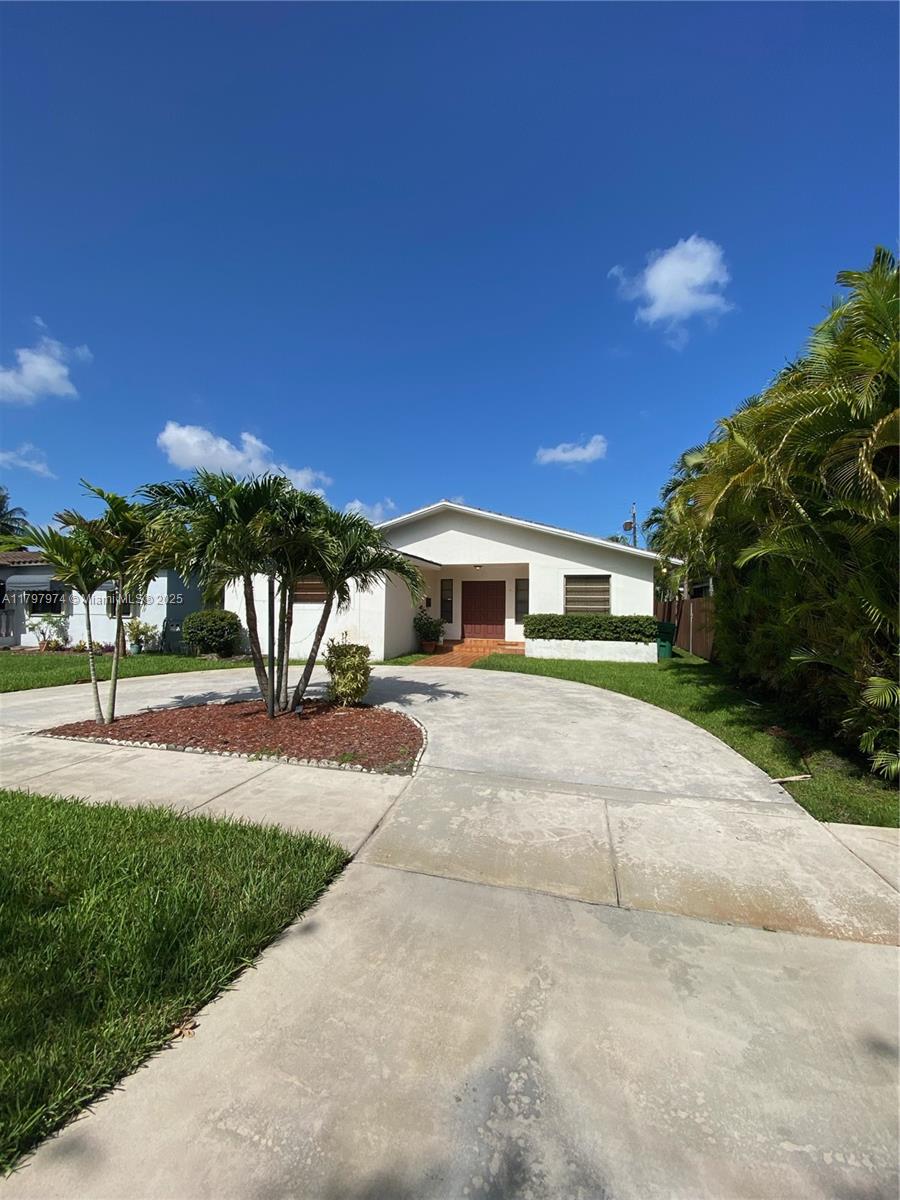 3715 Sw 60th Pl, Miami, Broward County, Florida - 3 Bedrooms  
2 Bathrooms - 
