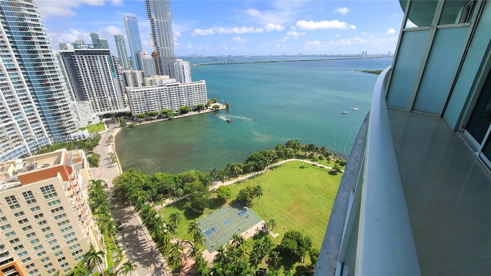 1900 N Bayshore Dr 2706