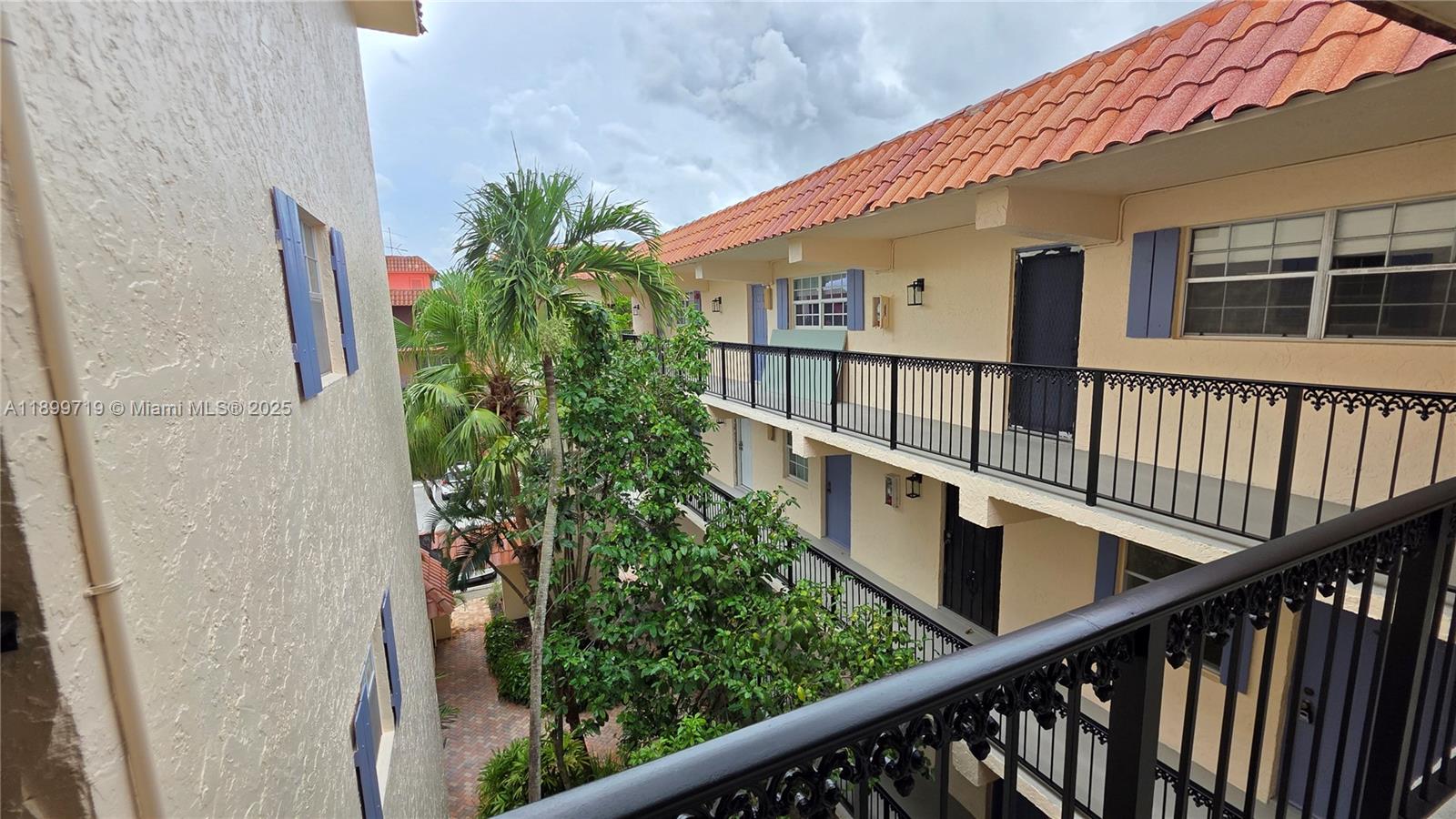 TENNIS CLUB LENGLEN CONDO - Residential Lease