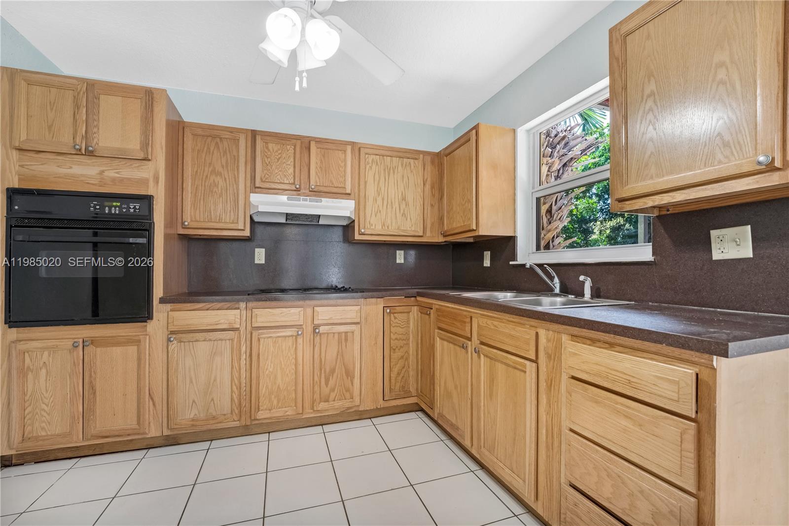 CORAL MANOR FOURTH ADD - Residential