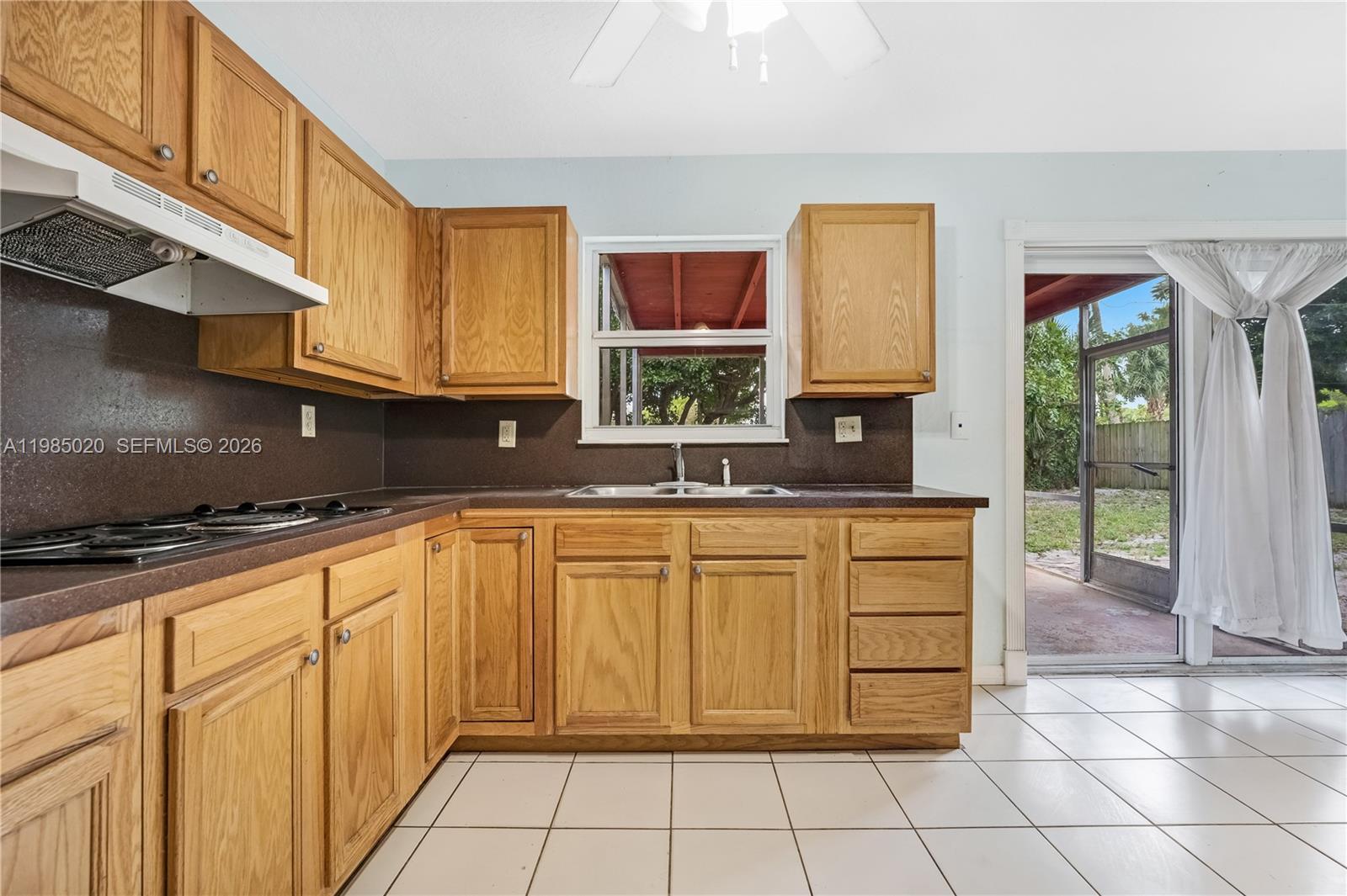 CORAL MANOR FOURTH ADD - Residential