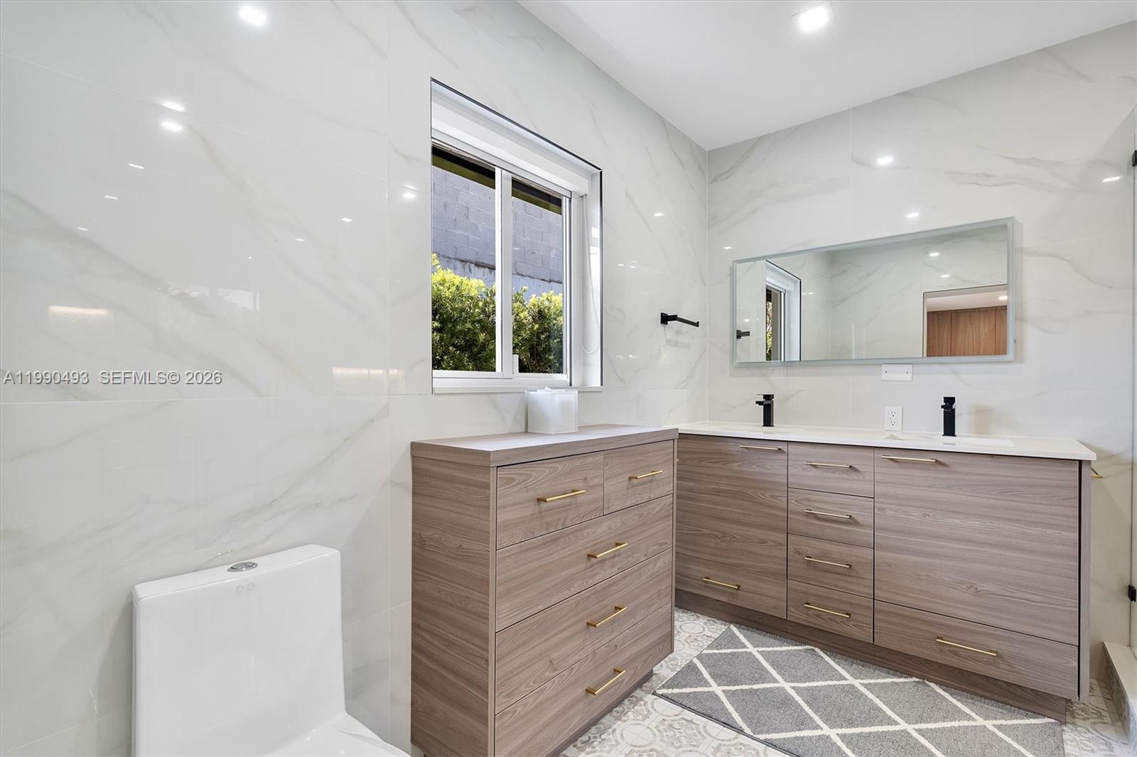 BRENTWOOD - Residential