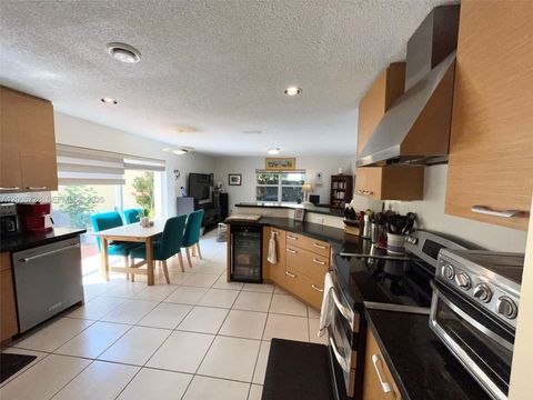 Tiny photo for 11343 NW 53rd Ln, Doral, FL 33178 (MLS # A12005728)