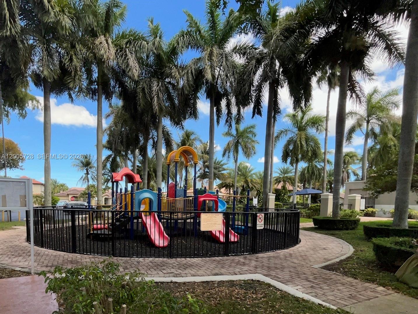 DORAL LANDINGS EAST - Residential