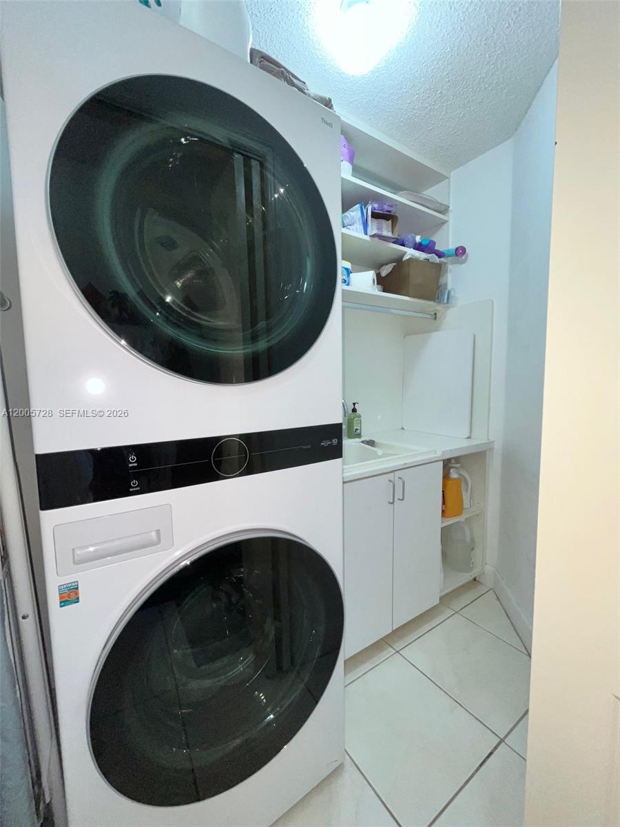 DORAL LANDINGS EAST - Residential