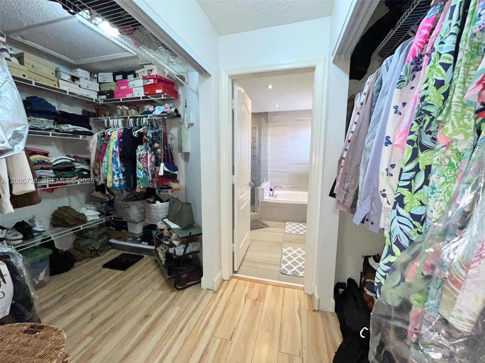 DORAL LANDINGS EAST - Residential