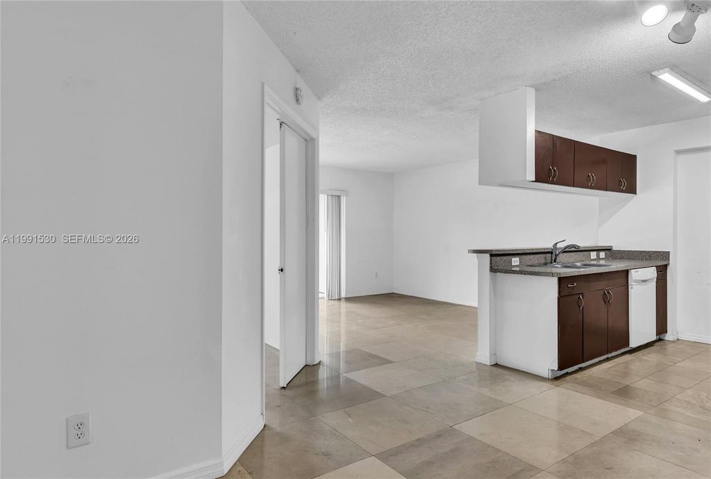 Photo of 470 S Park Rd #7-204, Hollywood, FL 33021 (MLS # A11991530)
