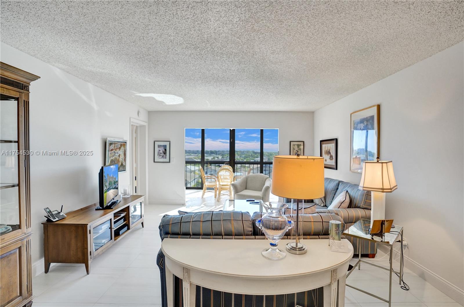HUNTINGTON LAKES SEC FIVE - Residential