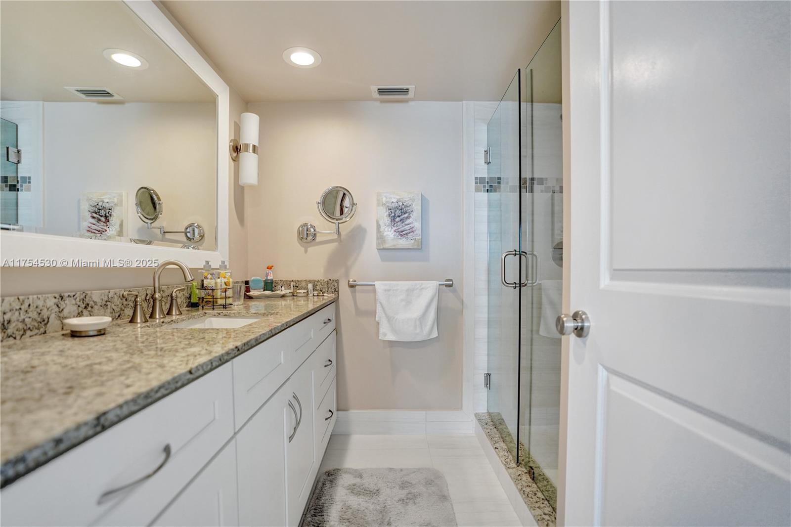 HUNTINGTON LAKES SEC FIVE - Residential