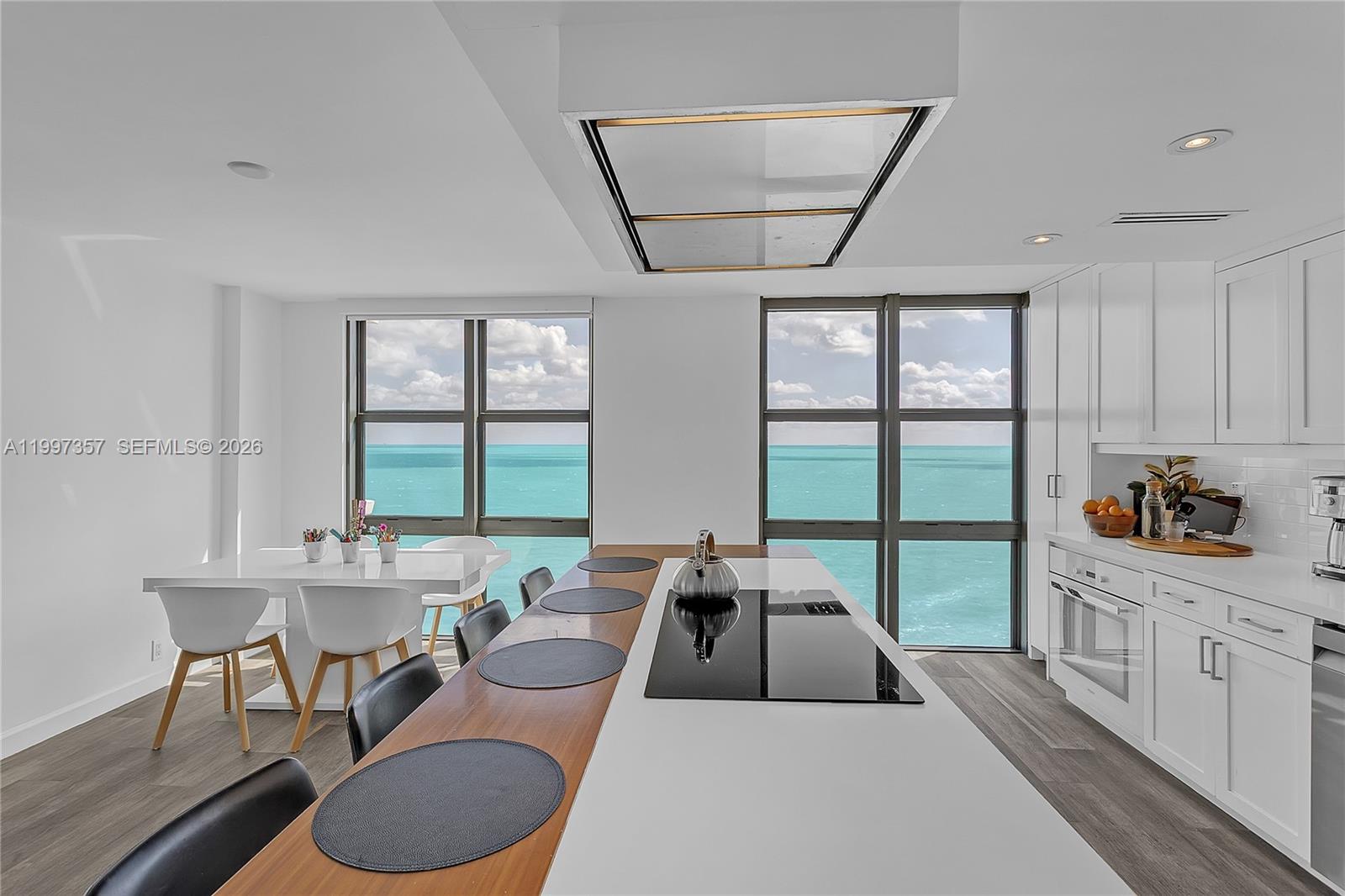 TOWERS OF KEY BISCAYNE CO - Residential