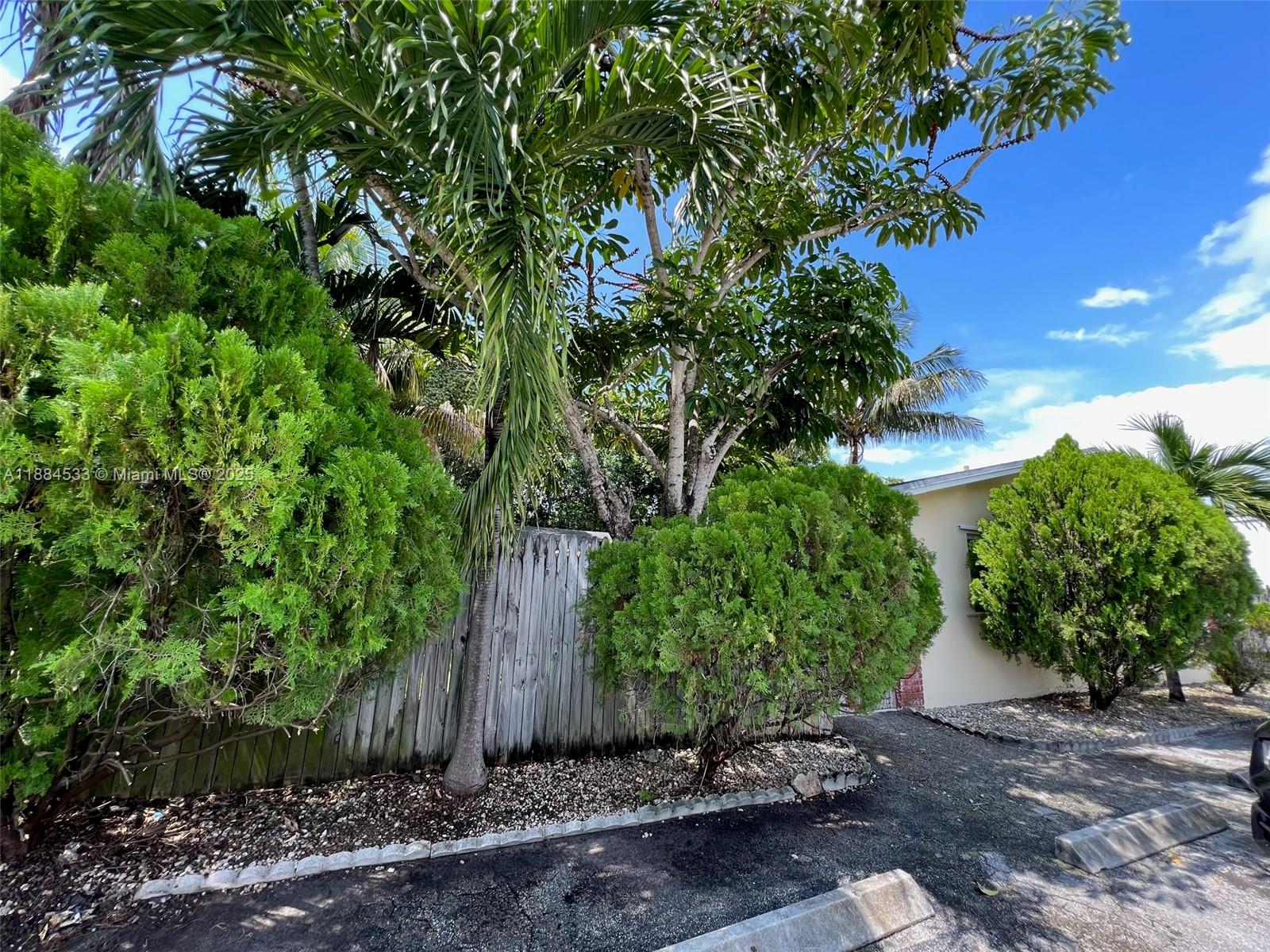 PLAYLAND ISLES - Residential Lease