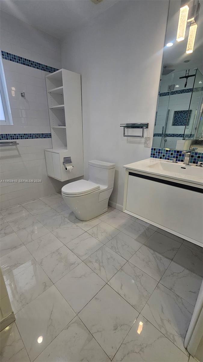 MIAMI LAKES EAGLE NEST SE - Residential