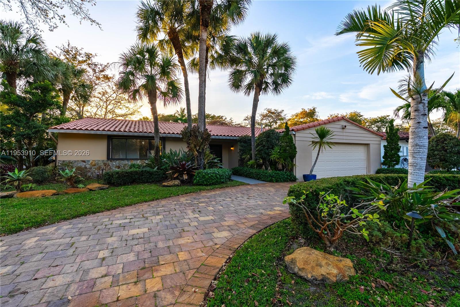 MIAMI LAKES EAGLE NEST SE - Residential