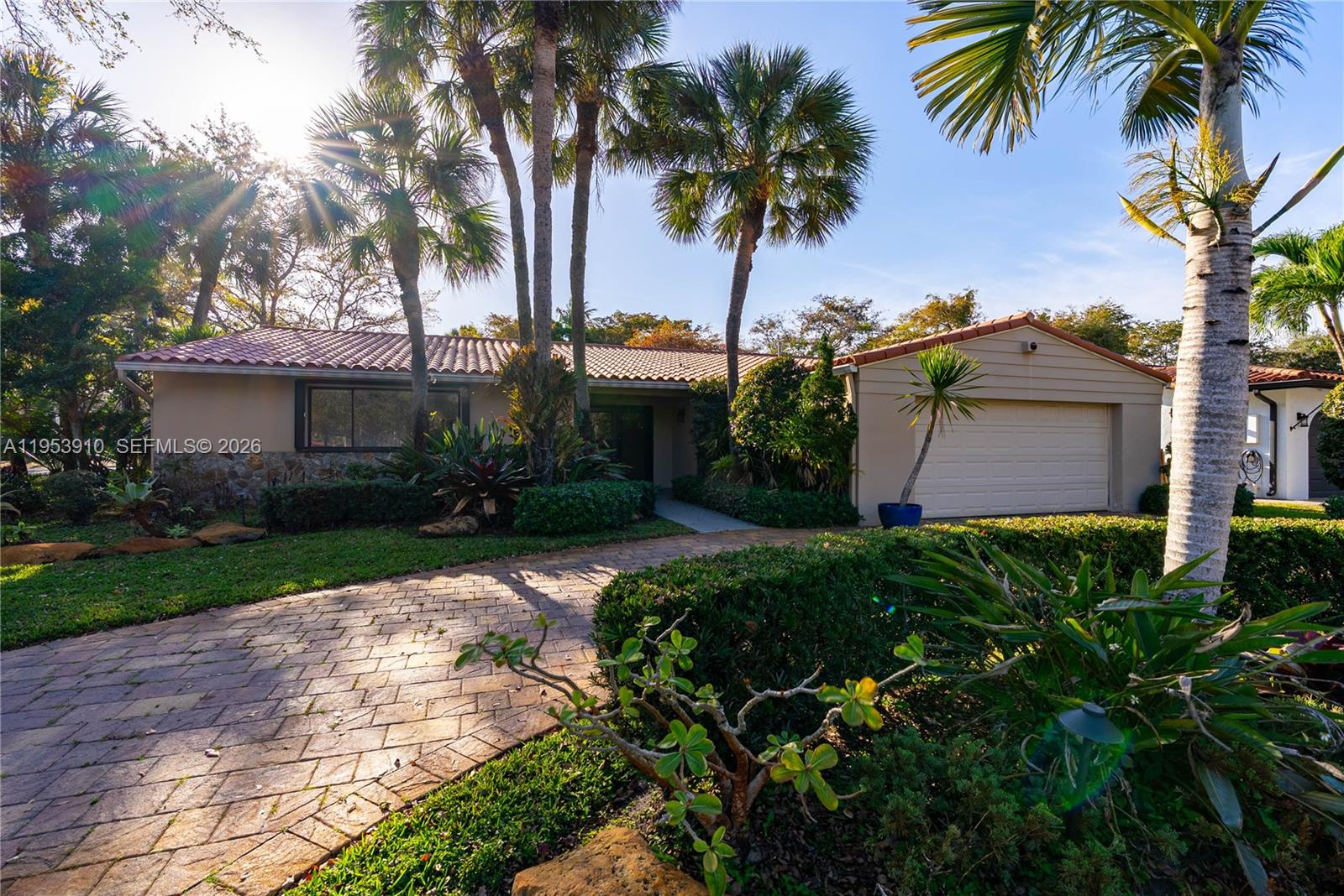 MIAMI LAKES EAGLE NEST SE - Residential