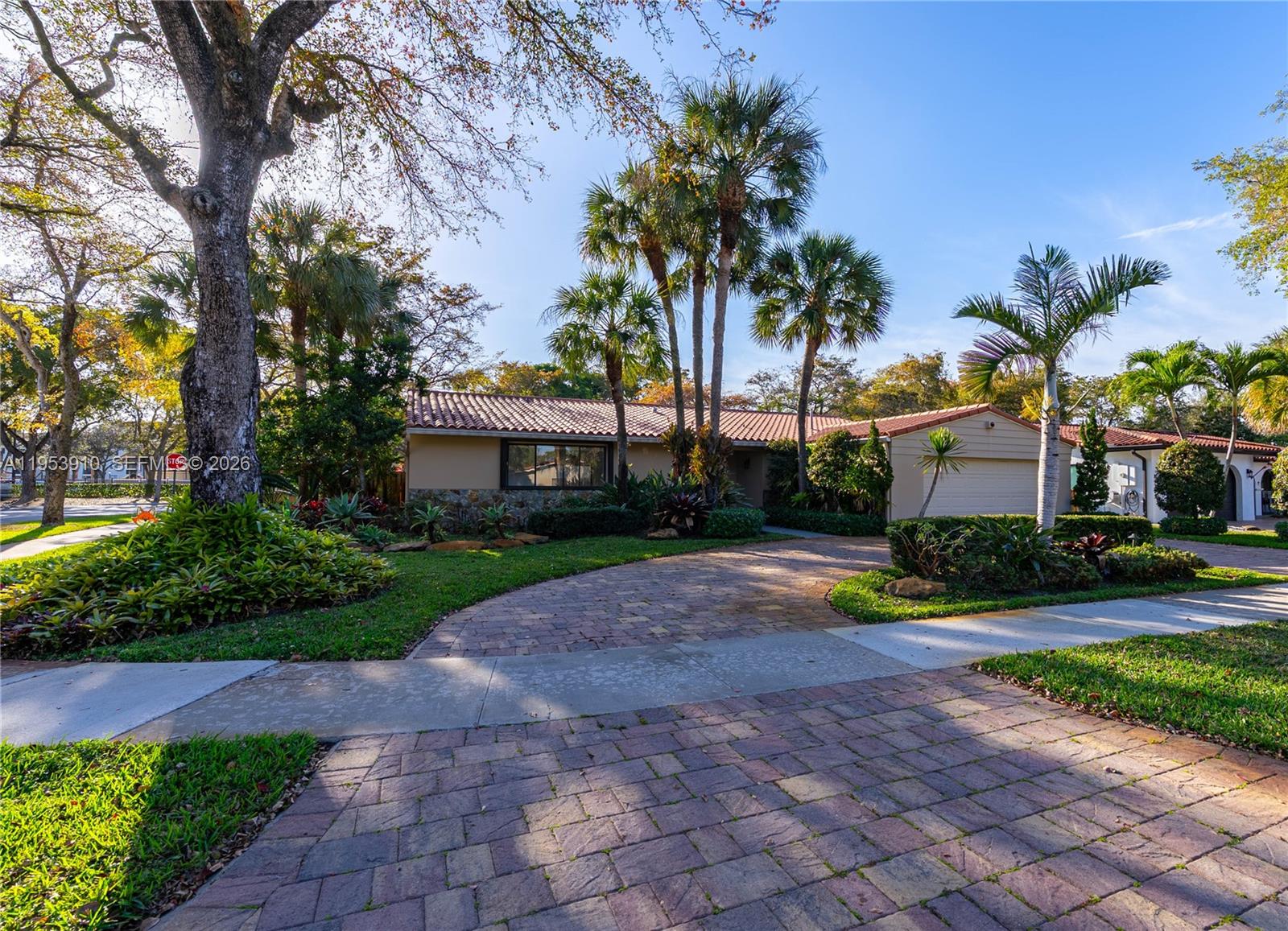 MIAMI LAKES EAGLE NEST SE - Residential