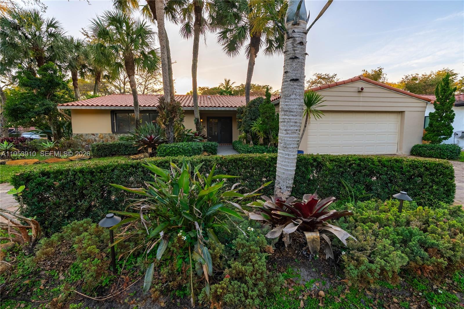 MIAMI LAKES EAGLE NEST SE - Residential