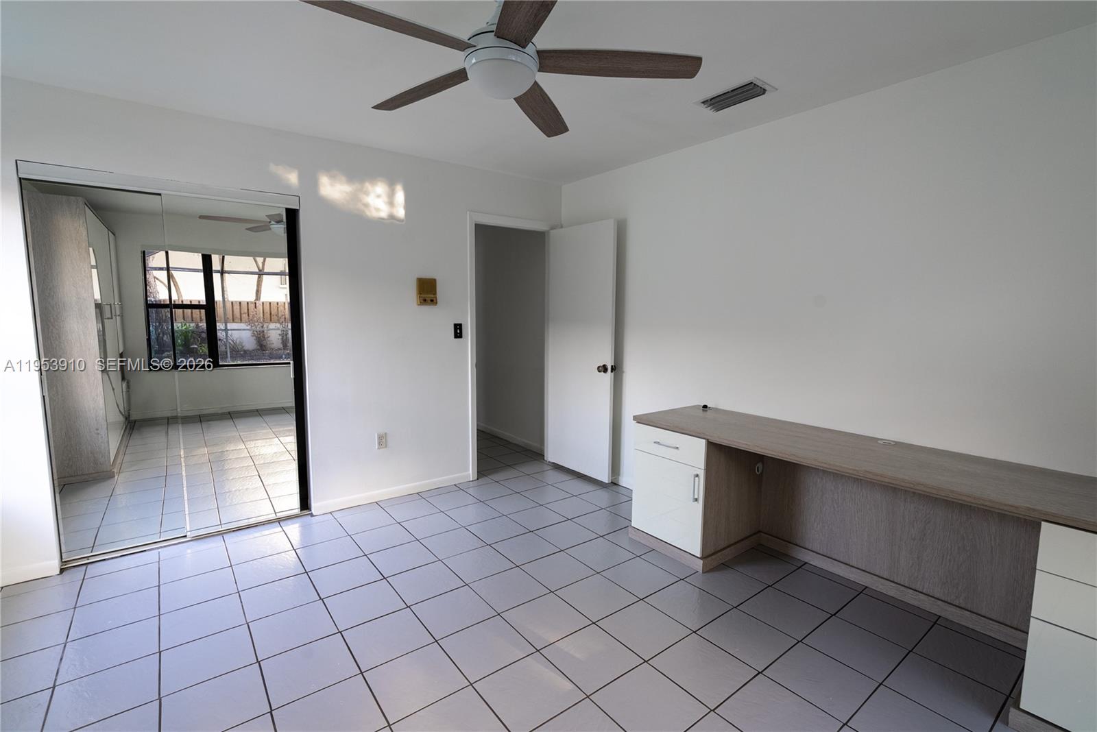 MIAMI LAKES EAGLE NEST SE - Residential