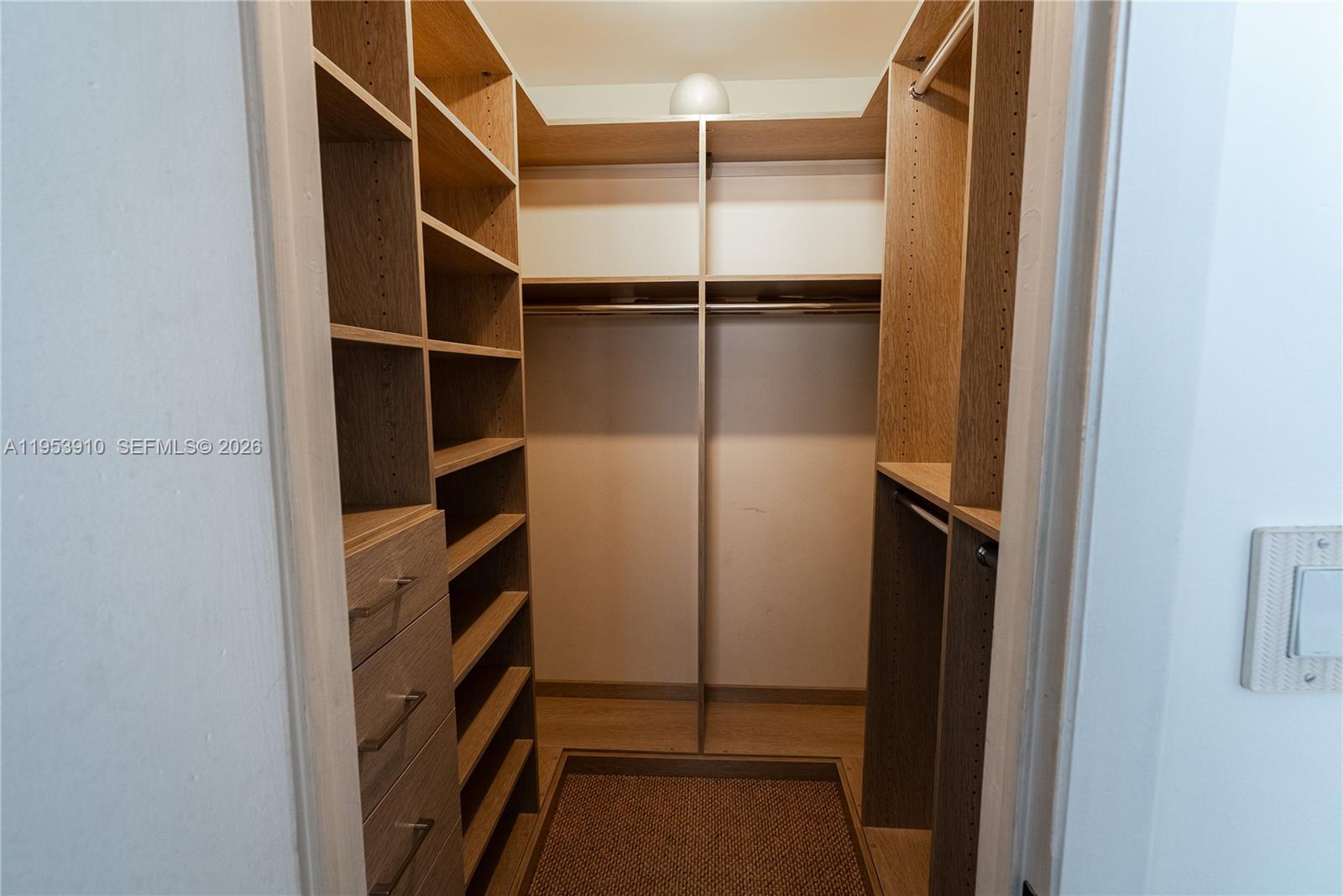 MIAMI LAKES EAGLE NEST SE - Residential