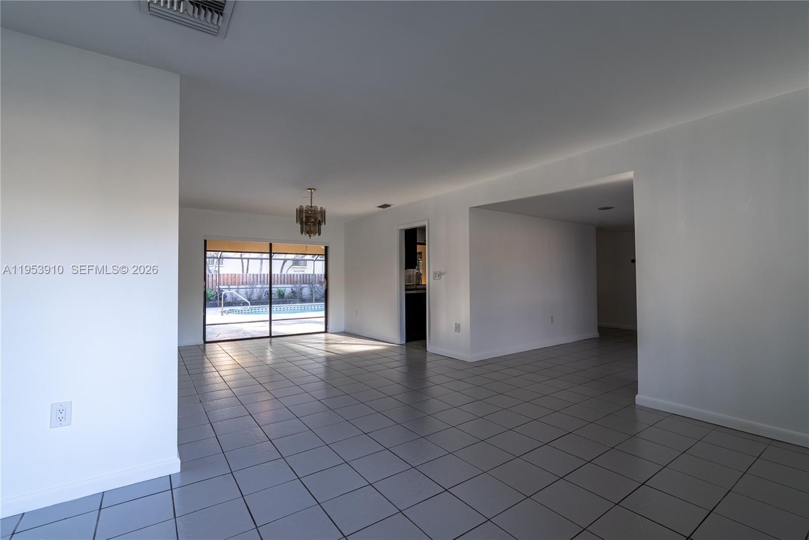 MIAMI LAKES EAGLE NEST SE - Residential